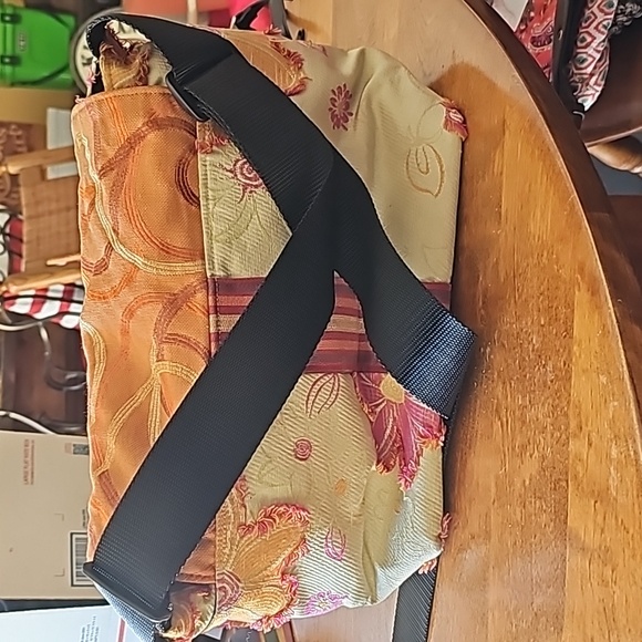 Lisa lill studio messanger bag - Picture 4 of 4